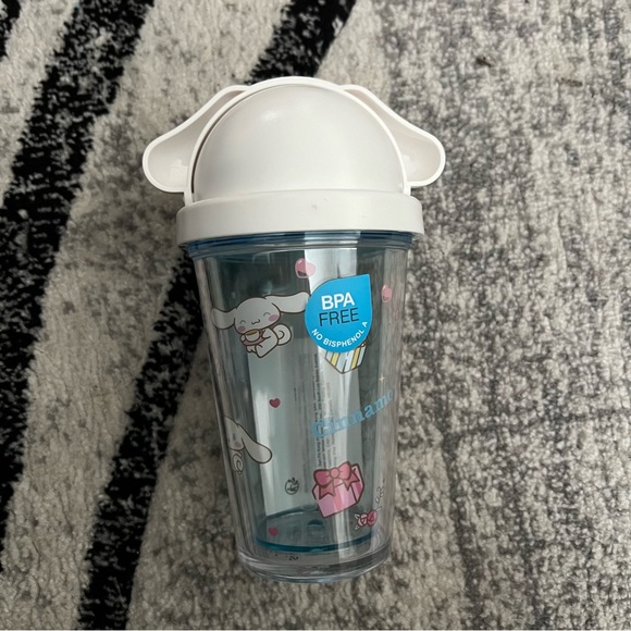 Miniso x Sanrio Cinnamoroll Reusable Water bottle Tumbler - Picture 3 of 3